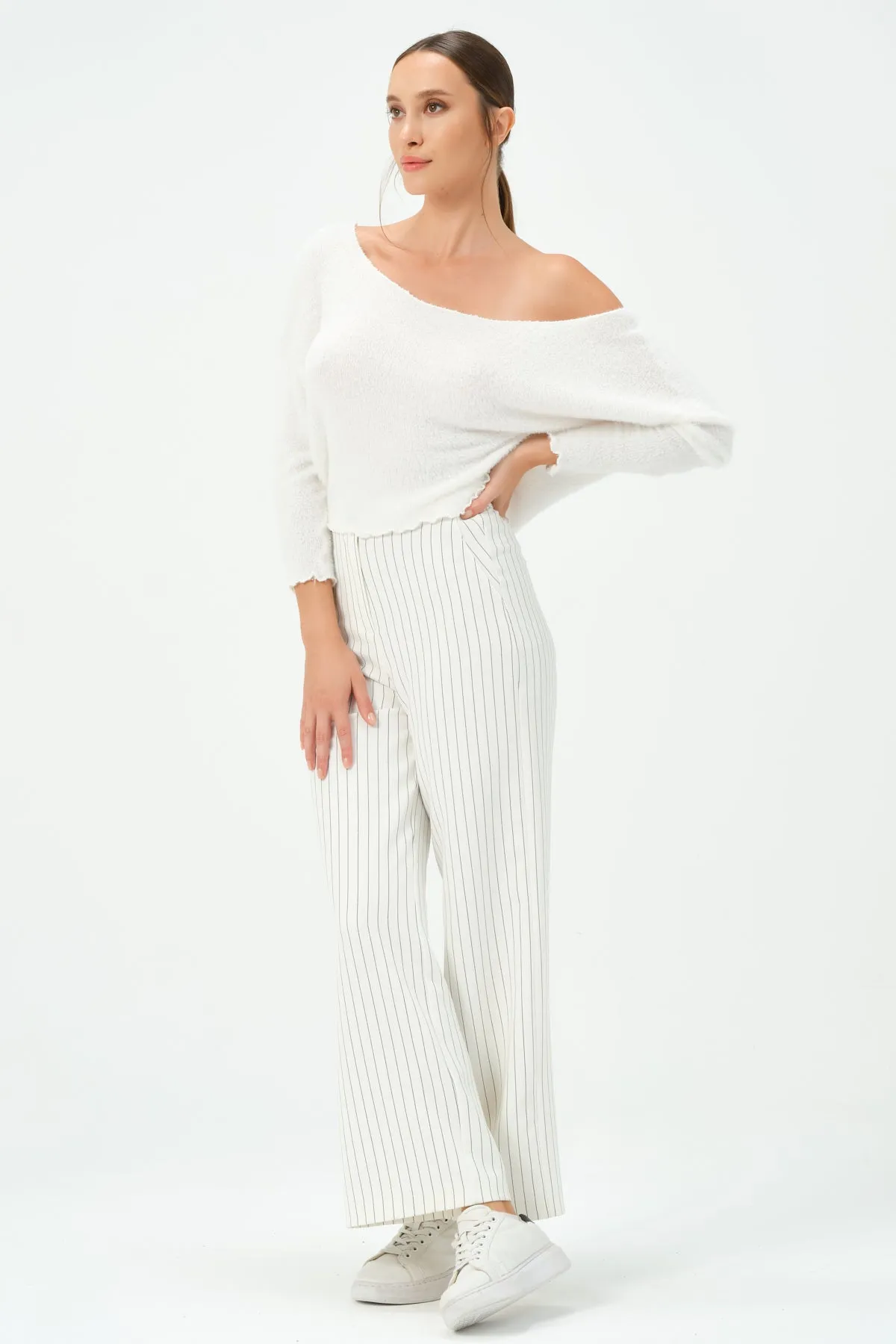 135-Grace Pants Wide Leg White Striped B.