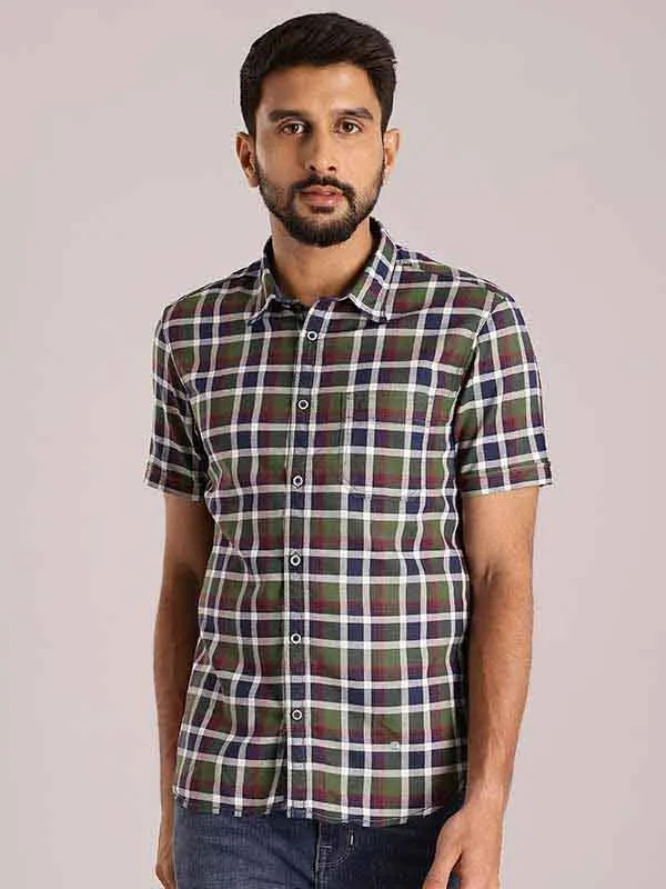Men Checked Half Sleeve Cotton Shirt