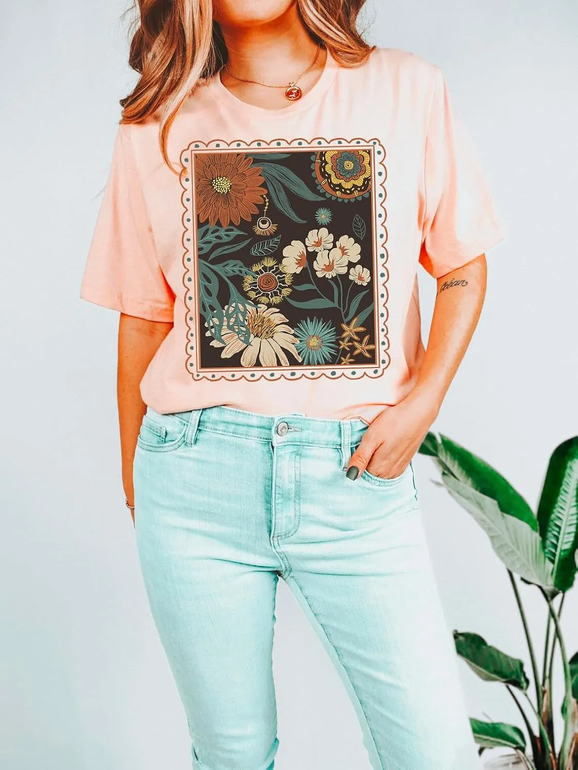 Stay Groovy Shirt for Womens Floral Graphic Retro Shirts Hippie 70s Tee Summer Tee Tops